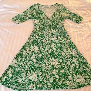 CAbi Faux Wrap Dress – Green Tropical Print, Size Large
